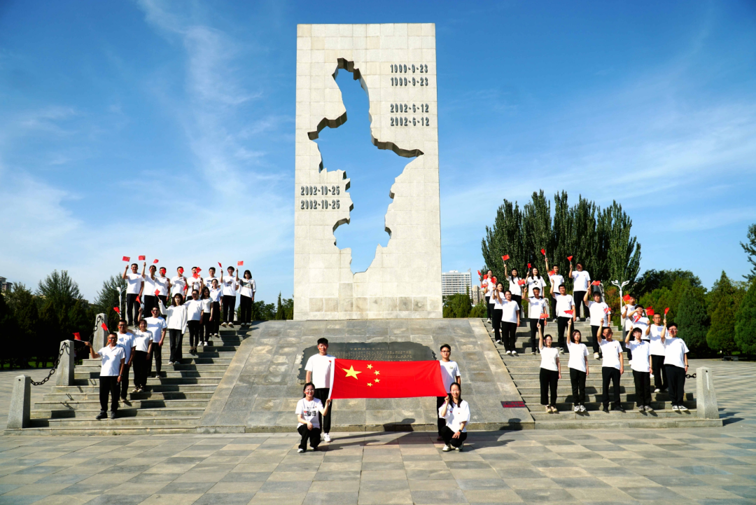 寧夏五建舉辦“與國同夢 共迎華誕”活動